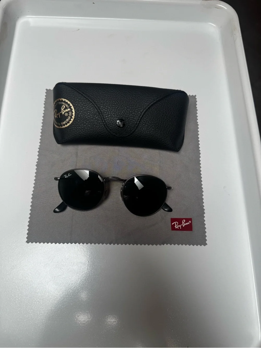 Ray-Ban Round Metal Sunglasses in Black Frame and Black Lenses